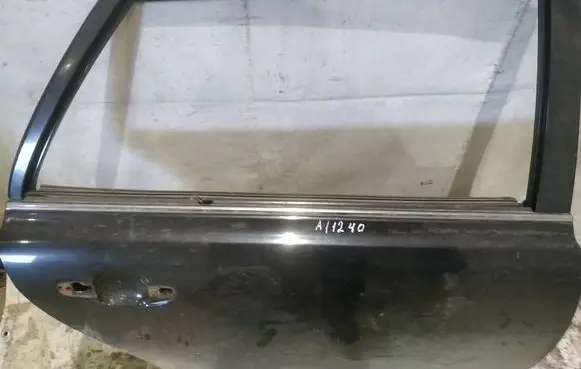 Toyota Avensis T250 Rear door glass trim molding 