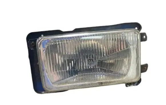 Volkswagen Jetta I Headlight/headlamp 302122933 2454687