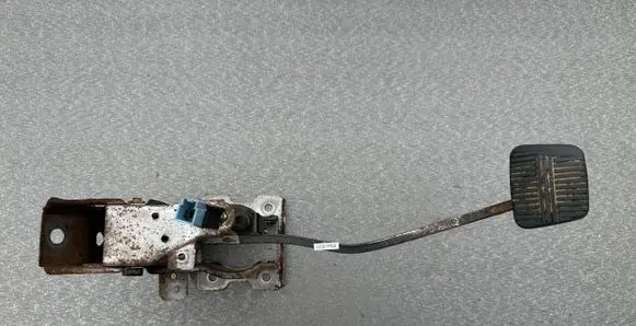 Nissan Patrol Y60 Brake pedal 4652006J00