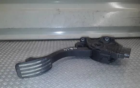Ford Mondeo MK IV Accelerator throttle pedal 6G929F836RF
