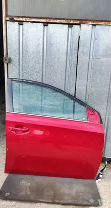 Toyota Auris E180 Front door 