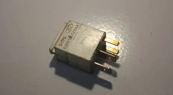 Ford Mondeo MK II Other relay 93BG13L028AA