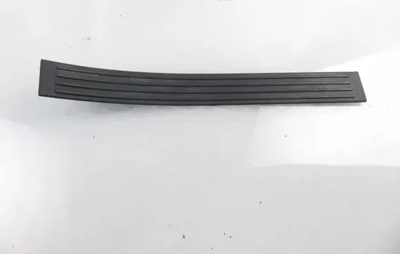 Hummer H2 Foot area side trim 15068084