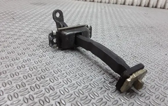 Hyundai Santa Fe Rear door check strap stopper
