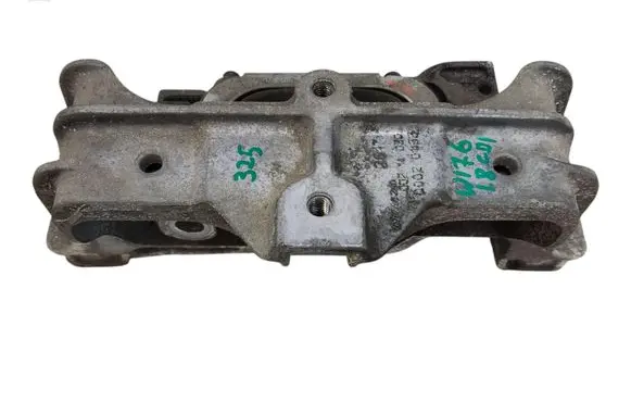 Mercedes-Benz A W176 Engine mount vacuum valve A2462402617 HMCAR