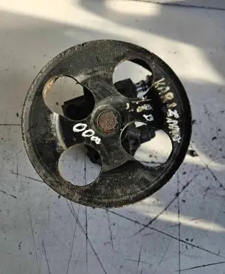Mitsubishi Carisma Power steering pump
