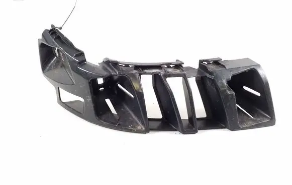 Rear bumper mounting bracket