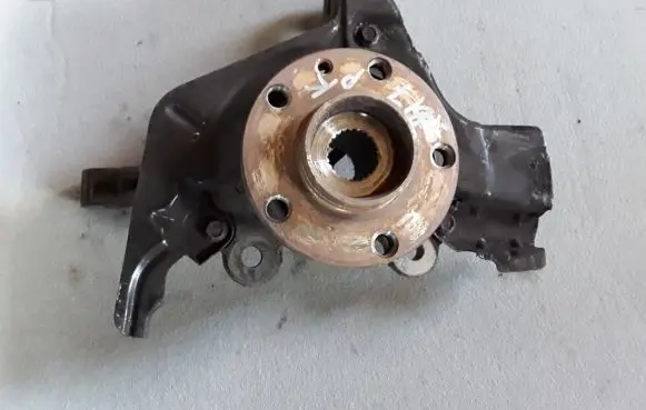 Opel Combo D Front wheel hub 52043102