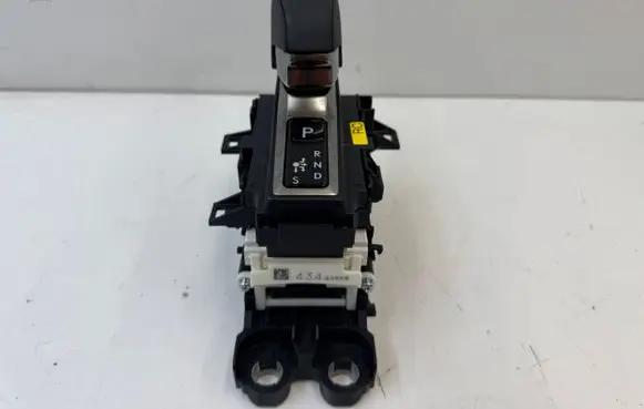 Lexus NX Gear shifter/selector 75M432
