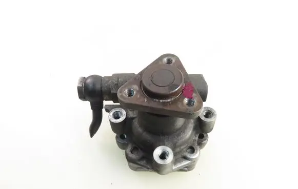 Volkswagen PASSAT B5.5 Power steering pump 8D0145177Q