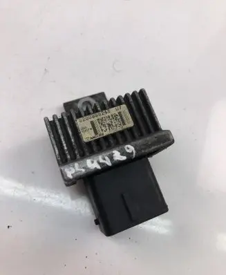 Nissan X-Trail T31 Glow plug pre-heat relay 8200859243