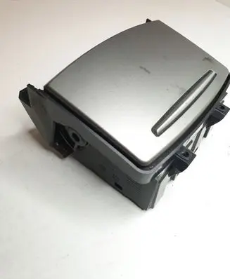 Cup holder front