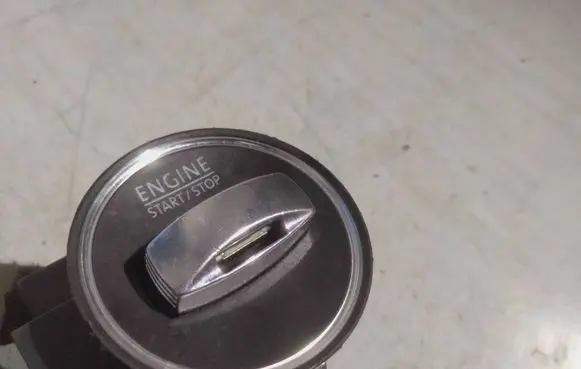Volkswagen PASSAT B6 Ignition lock 3C0905843Q 33303304 1240180