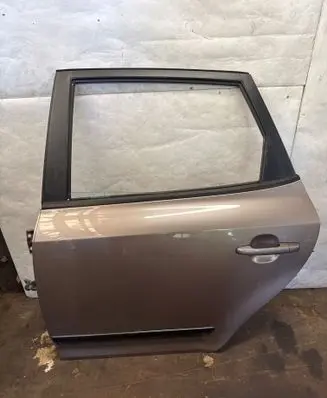 KIA Ceed Rear door