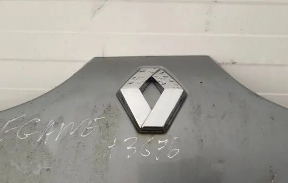 Manufacturer badge logo/emblem
