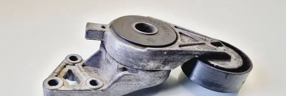 Volkswagen PASSAT B6 Alternator belt tensioner 06A903315F