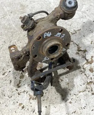 Audi A4 S4 B7 8E 8H Rear wheel hub spindle/knuckle 