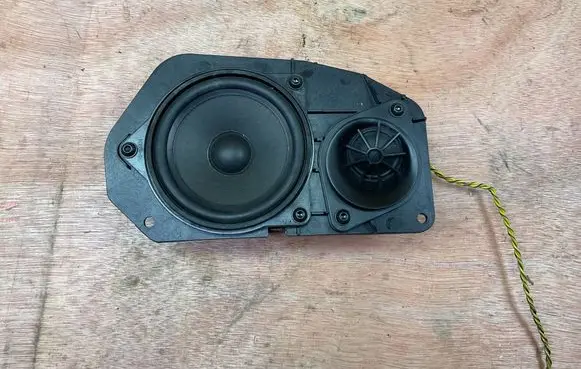 BMW 5 E60 E61 Parcel shelf speaker 9143152 61928910 6513914315201
