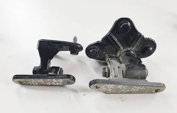 Mercedes-Benz ML W164 Rear door hinge set 