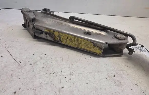 Volkswagen Golf IV Lift Jack 8E0011031A