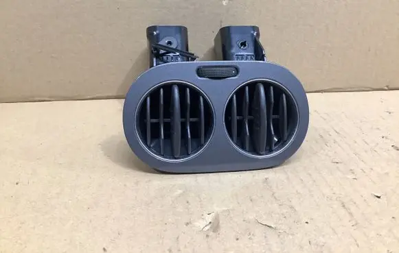 Rear air vent grill