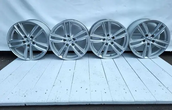 Nissan Qashqai R17 alloy rim 