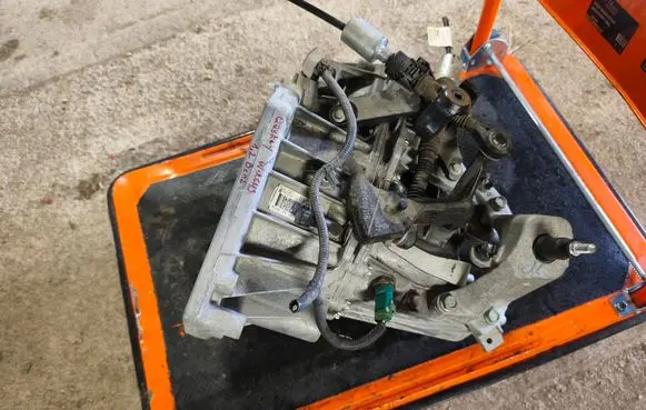 Nissan Qashqai Manual 6 speed gearbox 320103418R