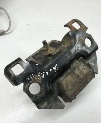 Nissan Navara D40 Engine mount bracket 11220EB300