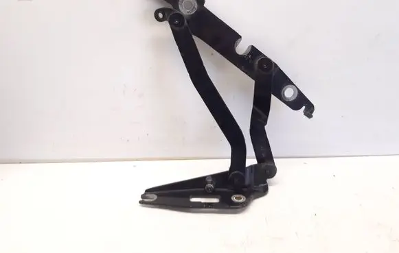 Audi A4 S4 B7 8E 8H Tailgate/trunk/boot hinge 8E5827302C