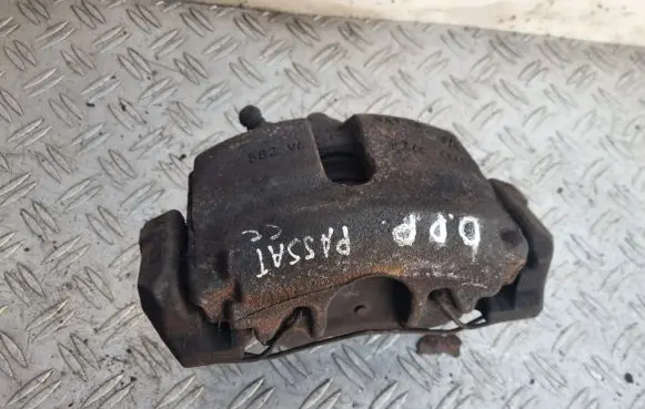 Volkswagen PASSAT CC Front brake caliper