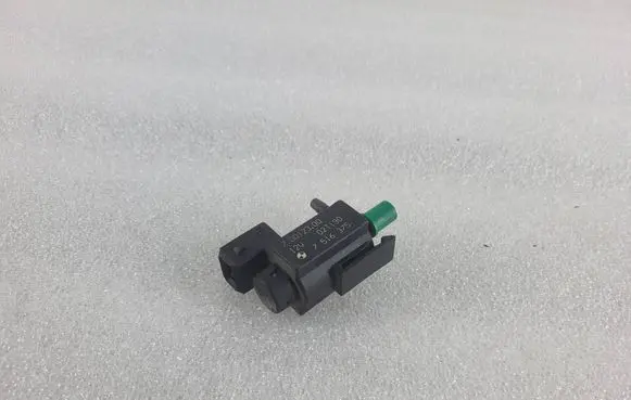 BMW 7 E65 E66 Turbo solenoid valve 70012300 02T190 7516375