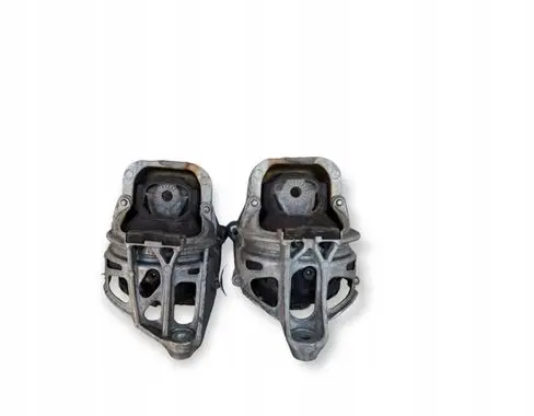 Audi Q7 4M Engine mount vacuum valve 4M0199372FC