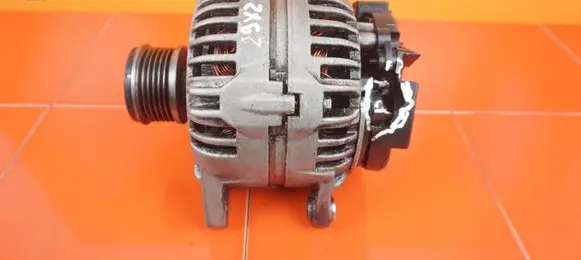 Nissan Juke I F15 Generator/alternator 29XZ35