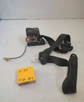 Renault Master II Middle seatbelt (rear) 33046212C