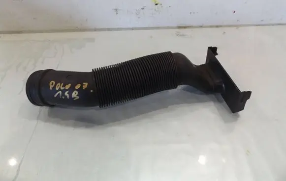 Volkswagen Cross Polo Air intake hose/pipe 6Q0129618K