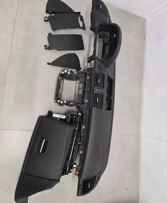 BMW 1 E81 E87 Dashboard 750640 705817707 E305612