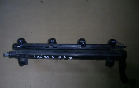 Seat Ibiza IV (6J,6P) Fuel main line pipe 036971824D