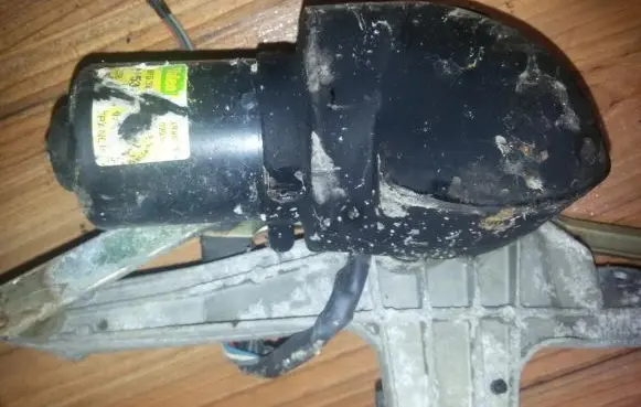 Renault Laguna I Wiper motor