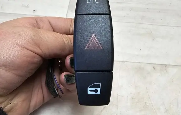 BMW 1 E81 E87 Hazard light switch 6945603