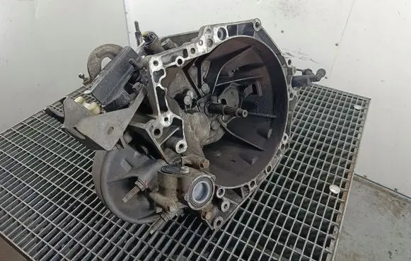 Peugeot 5008 Manual 5 speed gearbox 20DP56