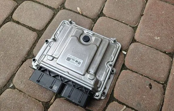 Opel Mokka B Engine control unit/module ECU 9858323580 0261S1080P