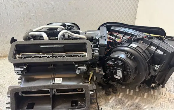 Volvo XC60 Interior heater climate box assembly P32275614