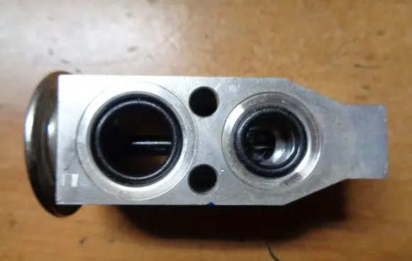 Nissan Note (E12) Air conditioning (A/C) expansion valve 922003VU0A