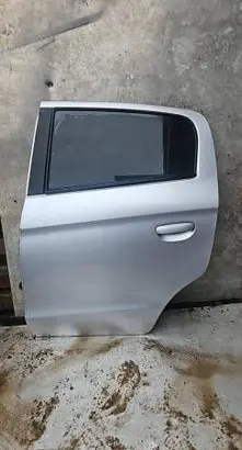 Mitsubishi Space Star Rear door