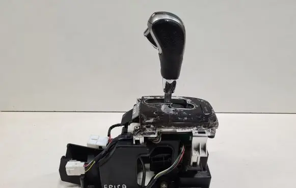 Chevrolet Epica Gear shifter/selector 10E26A1939 S06106 10E26A