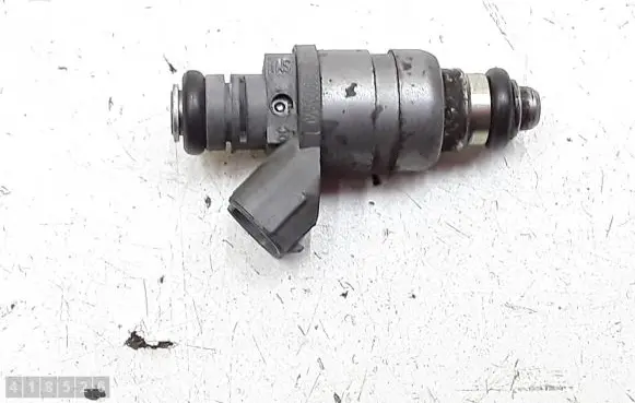 Audi A3 S3 8P Fuel injector 06A906031BT