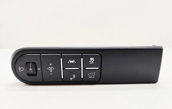 KIA Xceed Tailgate/trunk/boot open switch J7AL1WK