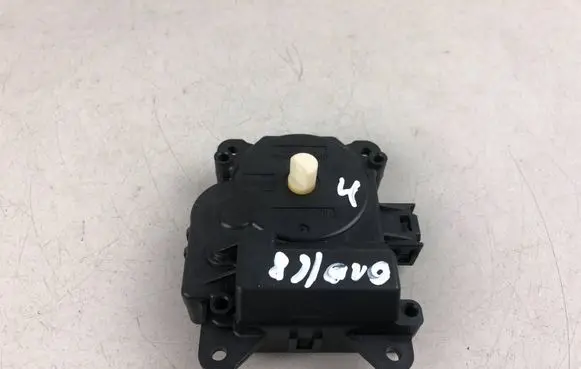Subaru Outback Air flap motor/actuator 0638001930