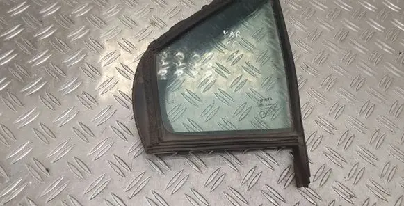 Toyota Yaris Front door vent window glass four-door 