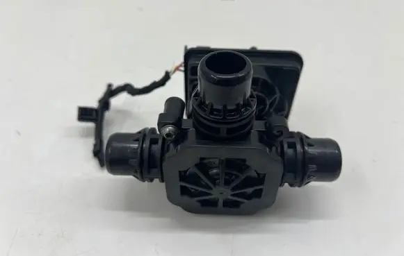 BMW i4 Electric auxiliary coolant/water pump 9462114